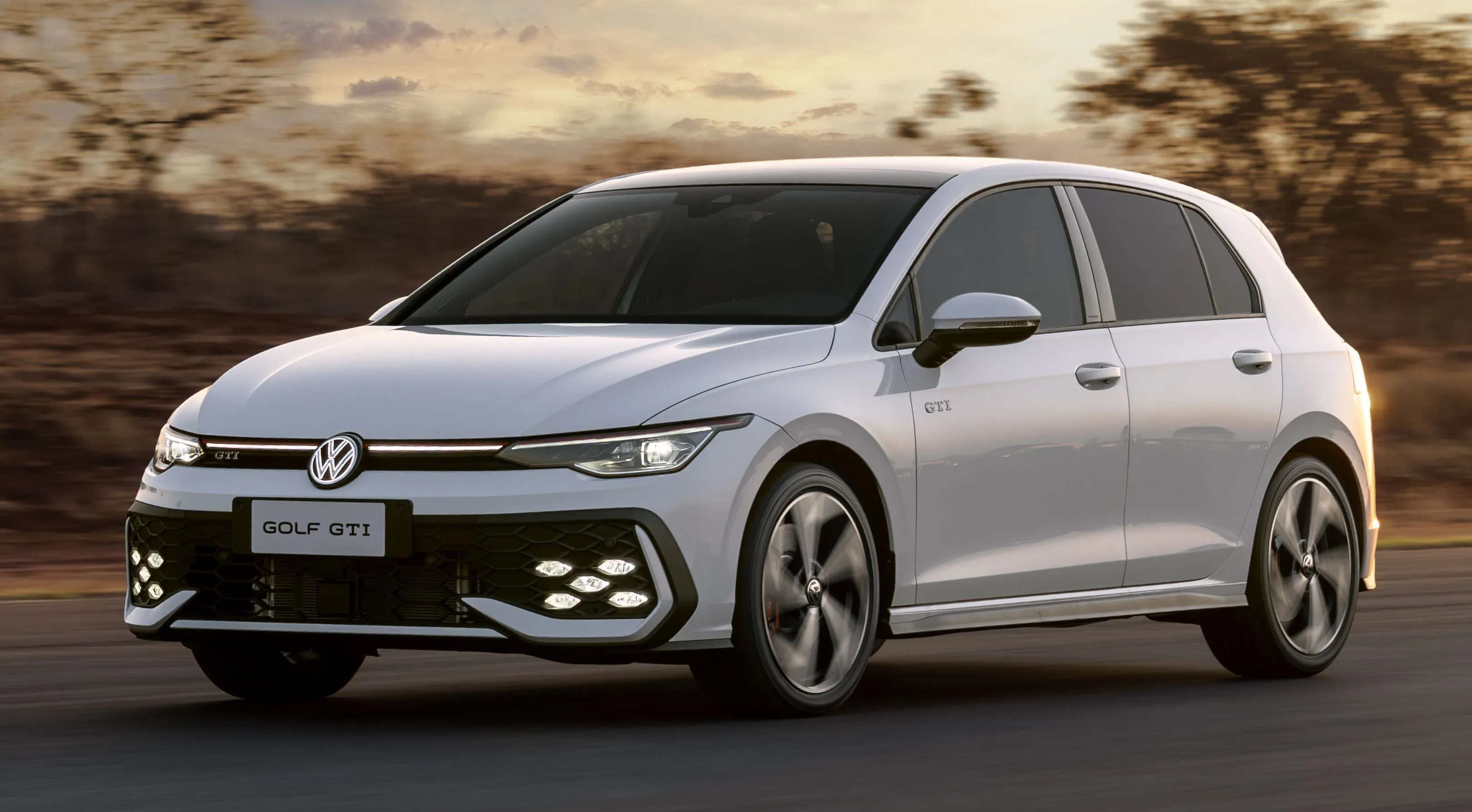 Carro novo na estrada